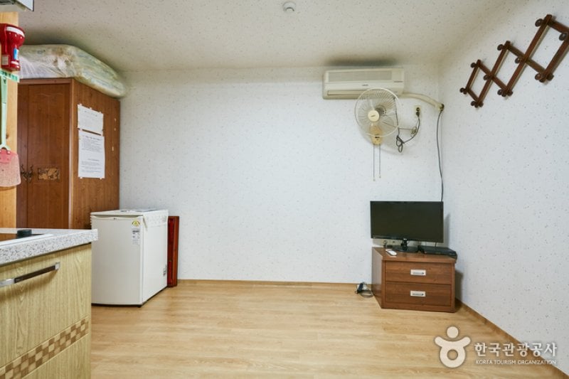 Gaesil Village Farming Association Corporation (Woongidaek House) (개실마을영농조합법인 웅기댁)[한국관광품질인증제/ Korea Quality] (1/10)