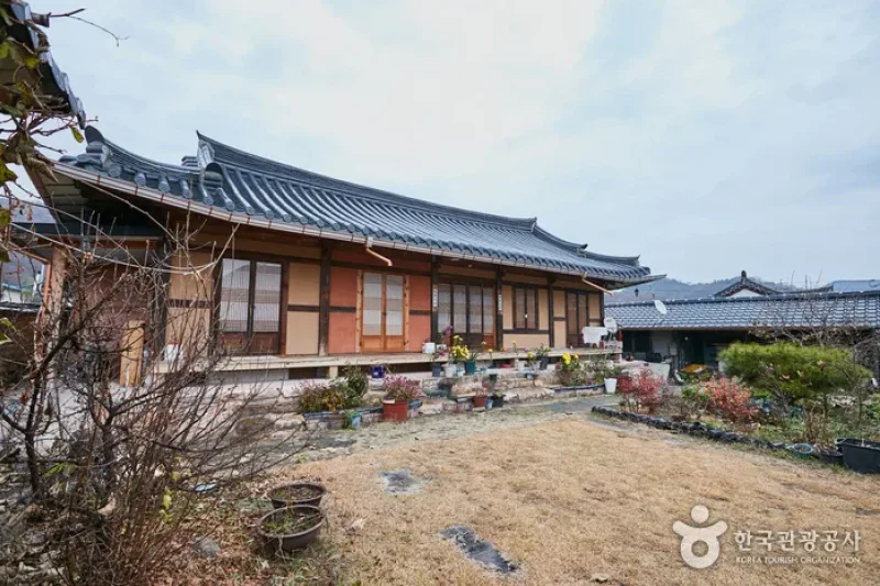 Gaesil Village Farming Association Corporation (Deokdongdaek House) (개실마을영농조합법인(덕동댁))[한국관광품질인증제/ Korea Quality] (6/10)