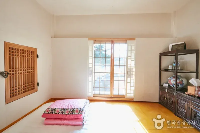 Songjeong Gotaek (The Old House of Songjeong)(송정고택)[한국관광품질인증/Korea Quality] (4/16)