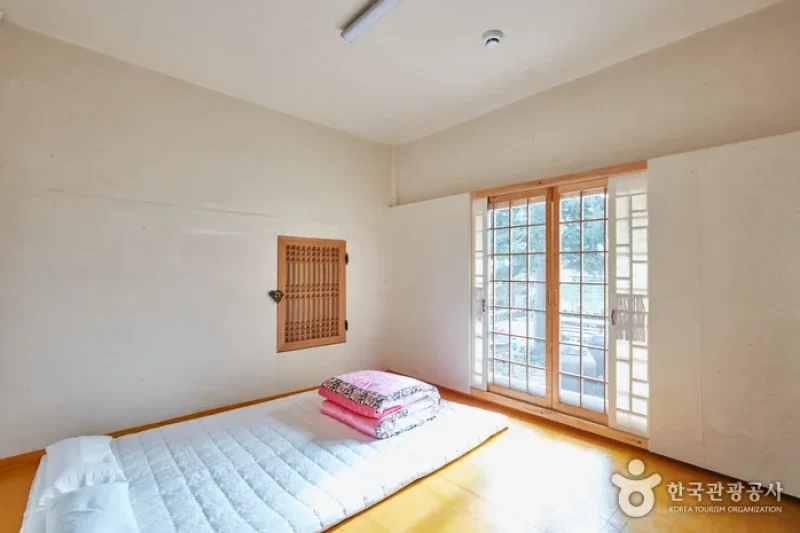 Songjeong Gotaek (The Old House of Songjeong)(송정고택)[한국관광품질인증/Korea Quality] (5/16)