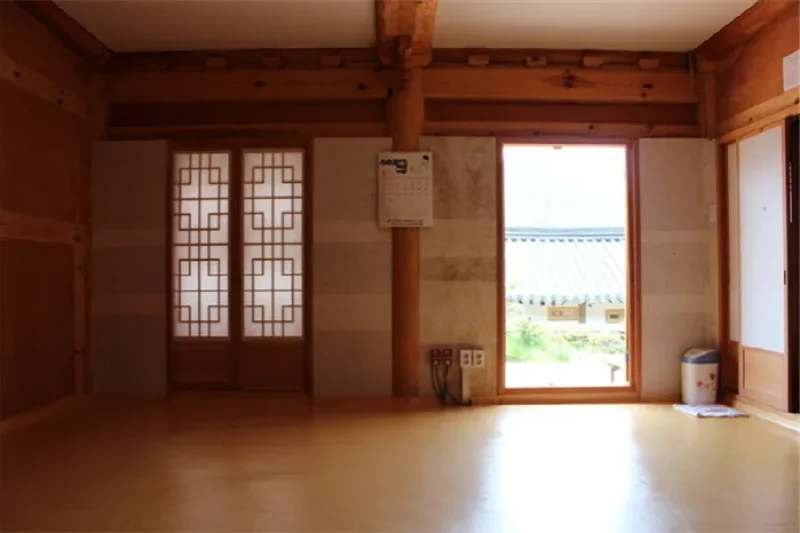 Yeonpung Gotaek (the Old House of Munchung) (연풍고택/문충고가)[한국관광품질인증제/ Korea Quality] (2/23)