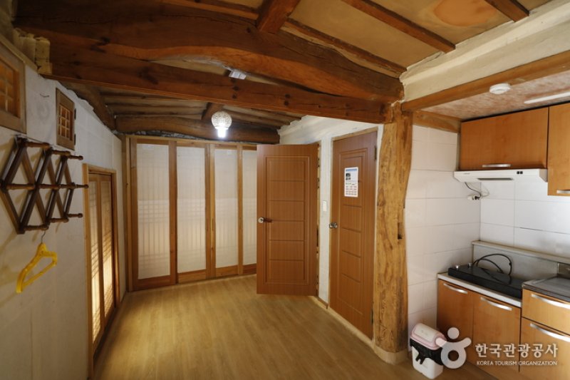 Chuwoojae House (개실마을 영농조합법인 추우재)[한국관광품질인증제/ Korea Quality] (3/12)