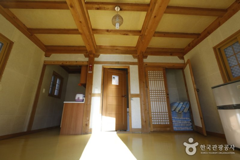 Chuwoojae House (개실마을 영농조합법인 추우재)[한국관광품질인증제/ Korea Quality] (6/12)