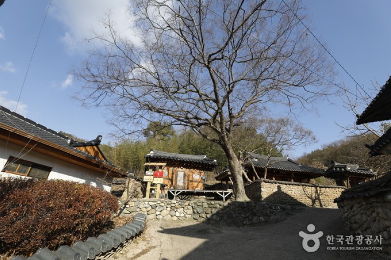 Chuwoojae House (개실마을 영농조합법인 추우재)[한국관광품질인증제/ Korea Quality] (8/12)