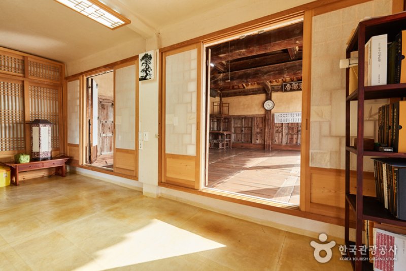 Nosongjeong Head House (노송정종택(퇴계생가))[한국관광품질인증제/ Korea Quality] (2/16)