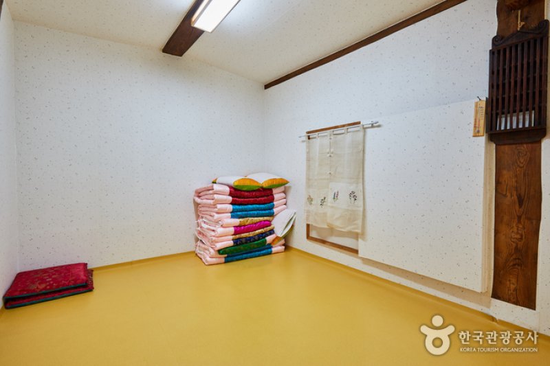 Manhoe Historic House (만회고택)[한국관광품질인증/Korea Quality] (16/18)