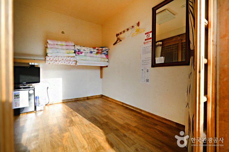 sil Village Farming Association Corporation (Hadong House) (개실마을영농조합법인 하동댁)[한국관광품질인증제/ Korea Quality] (6/10)