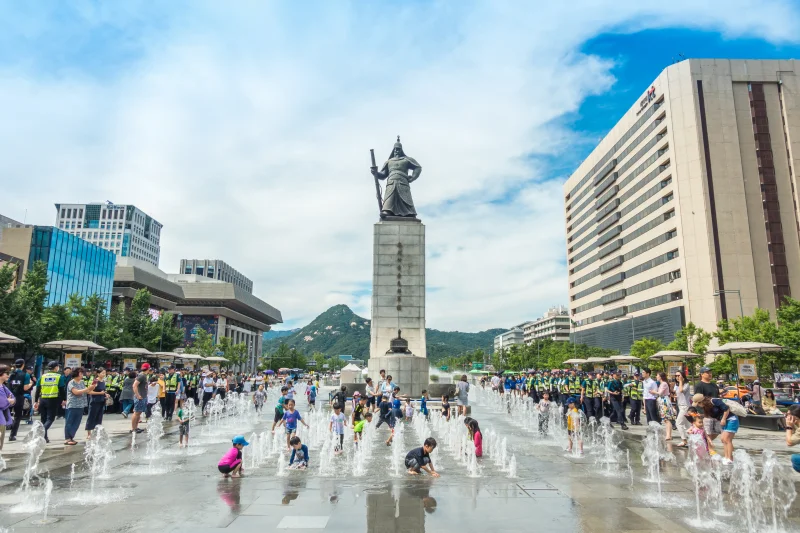 Gwanghwamun Square (39/43)