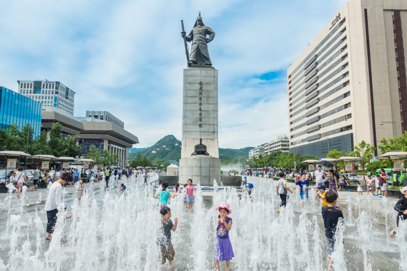 Gwanghwamun Square (42/43)