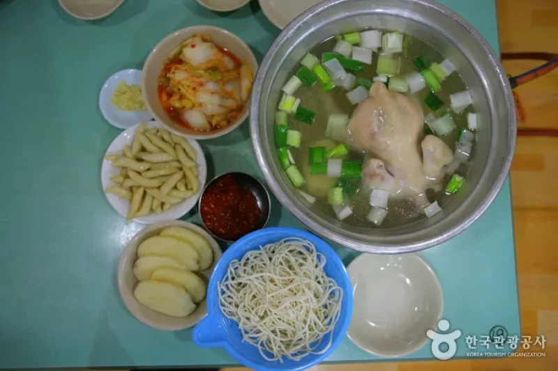 Dongdaemun Dak Hanmari Alley (서울 동대문 닭한마리 골목) (6/6)