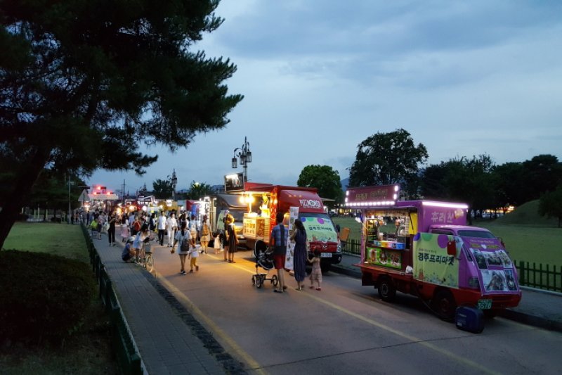 Gyeongju Free Market Bonghwang Jangte (경주 프리마켓 봉황장터) (1/8)