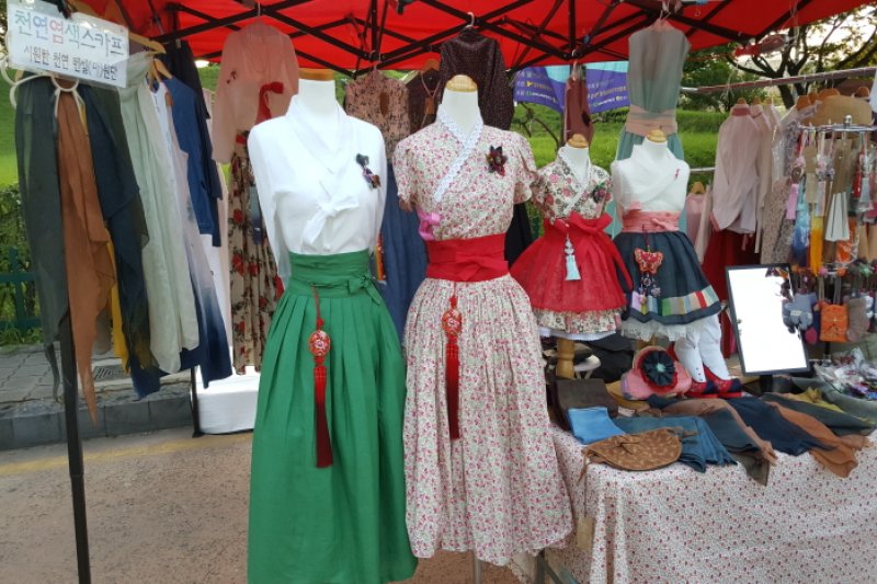 Gyeongju Free Market Bonghwang Jangte (경주 프리마켓 봉황장터) (6/8)