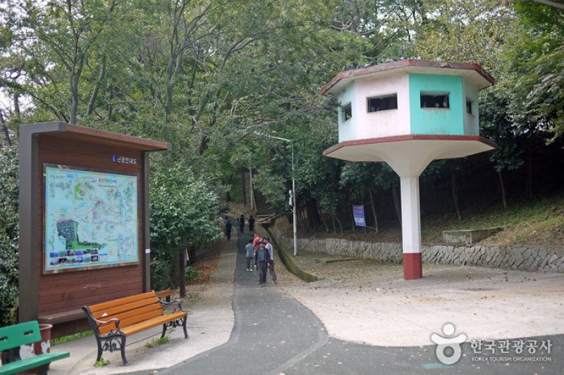 Wolmyeong Park  (2/5)