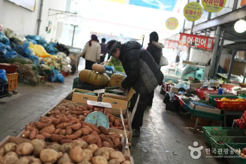Mokpo Jayu Market (Namjin Night Market) (목포 자유시장 (남진야시장))
