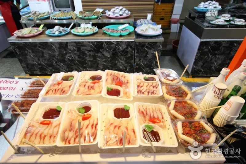 Mokpo Jayu Market (Namjin Night Market) (목포 자유시장 (남진야시장))