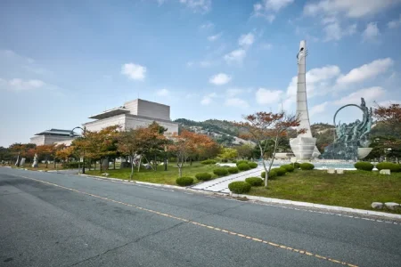 Gatbawi Culture Town (갓바위 문화타운)