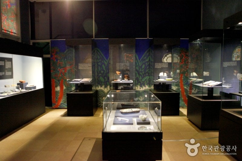 Byeokbong Korea Jewelry Museum (벽봉한국장신구박물관) (6/12)
