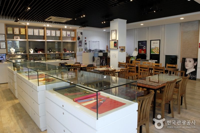 Byeokbong Korea Jewelry Museum (벽봉한국장신구박물관) (7/12)