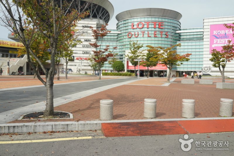 Lotte Outlets - Gwangju World Cup Branch  (8/17)