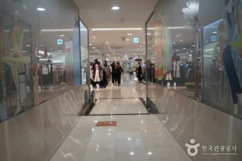 Lotte Outlets - Gwangju World Cup Branch  (11/17)
