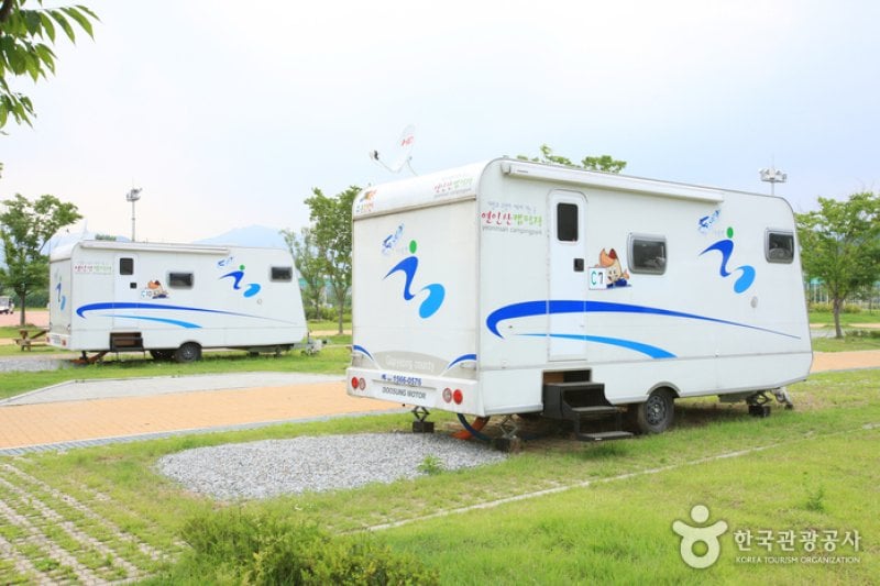 Jaraseom Island Auto Campground (자라섬오토캠핑장) (5/6)