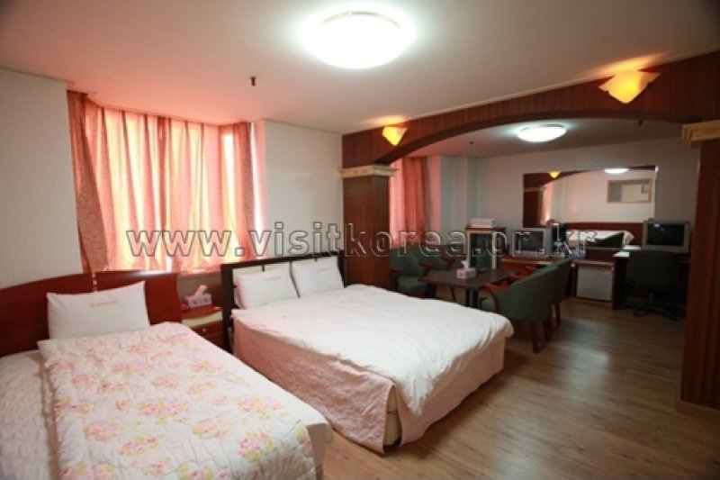 Beach Hotel (충무비치호텔) (5/6)
