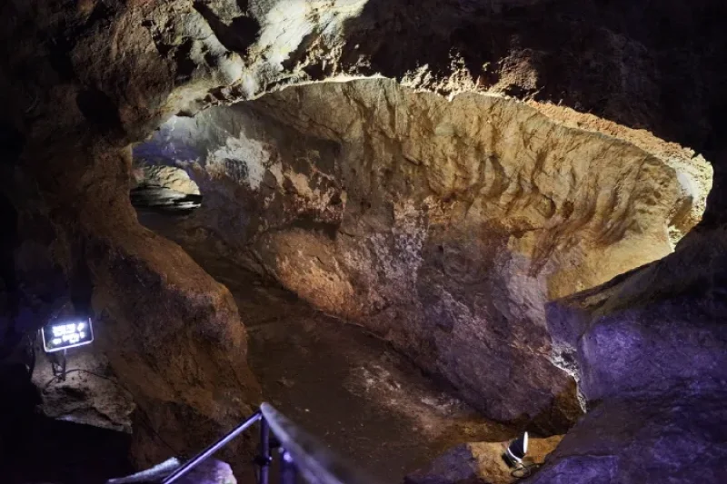 Gossi Cave  (11/12)