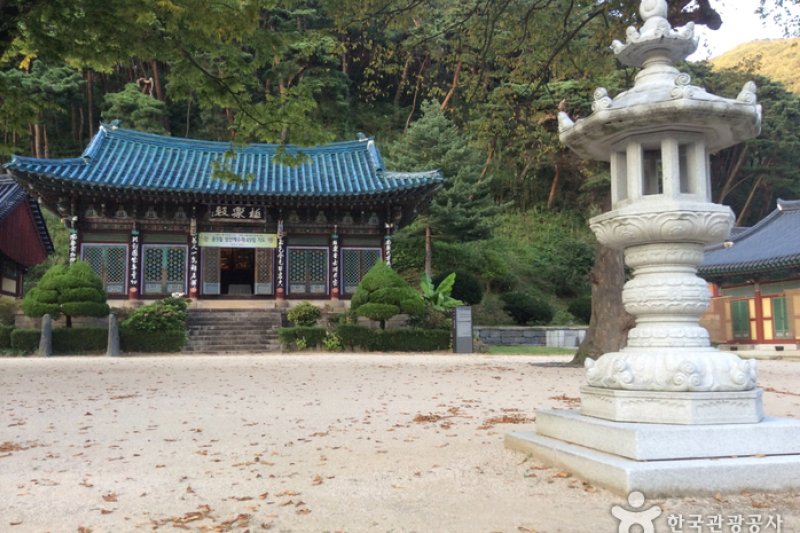 Yesan Hyangcheonsa Temple  (3/5)
