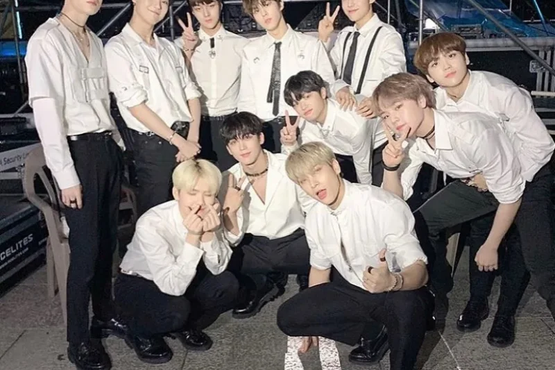 Naver 2019 VLIVE AWARDS'V HEARTBEAT Ground Standing ticket + Airport Railroad Express (AREX) (6/13)