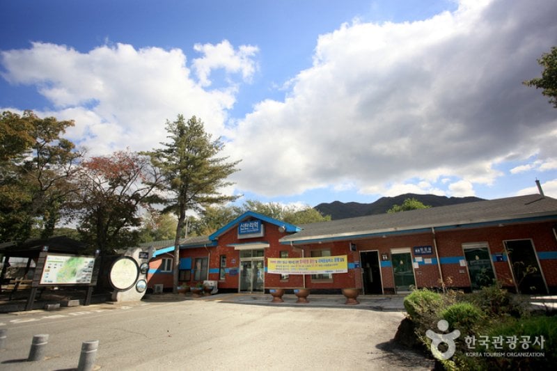 Sintan-ri Station (신탄리역) (1/10)