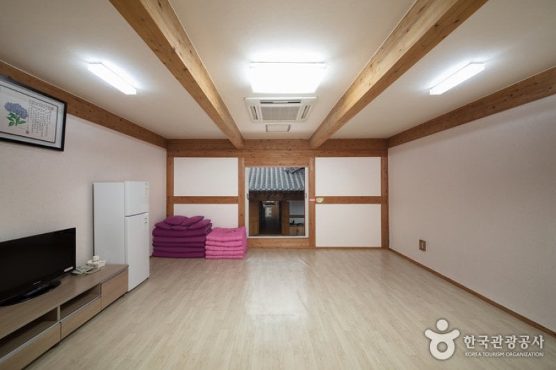 Gongju Hanok Village  (35/54)