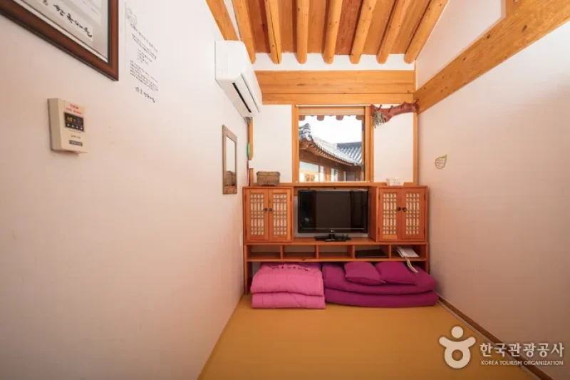 Gongju Hanok Village  (37/54)
