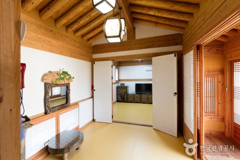 Gongju Hanok Village  (41/54)