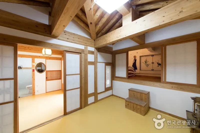 Gongju Hanok Village  (42/54)