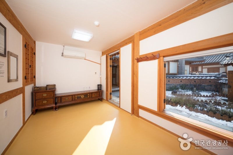 Gongju Hanok Village  (45/54)