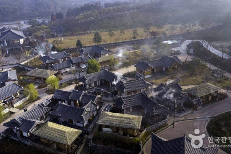 Gongju Hanok Village  (50/54)