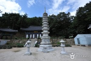 Janggyeongsa Temple 