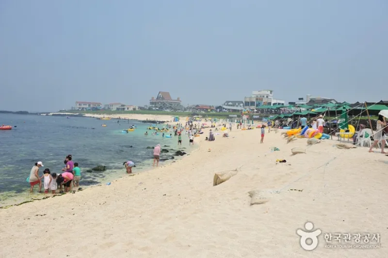 Udo Sanho Beach  (1/4)