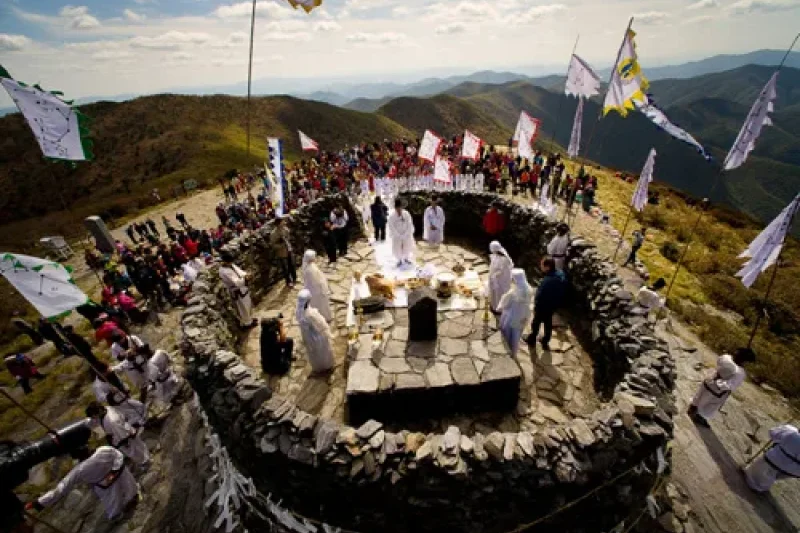 Taebaeksan Mountain Cheonjedan  (3/8)