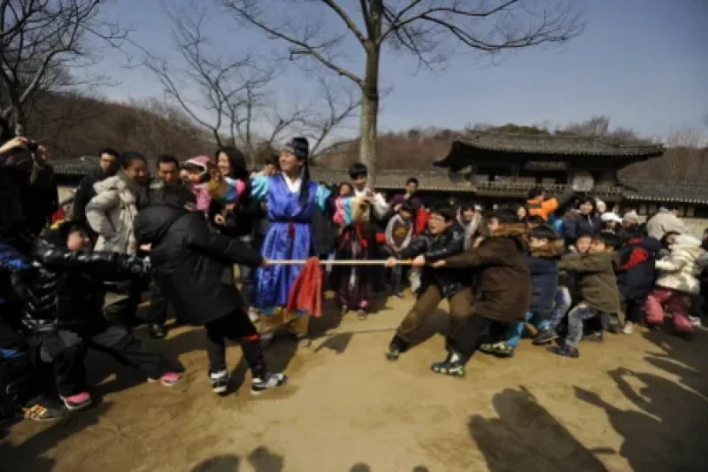 Jeongwol Daeboreum Event of Korean Folk Village  (1/6)