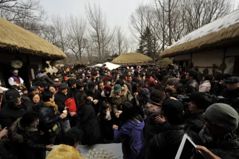 Jeongwol Daeboreum Event of Korean Folk Village  (5/6)