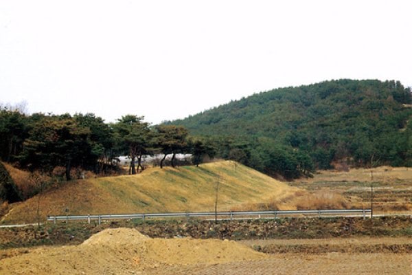 Buyeo Naseong Fortress [UNESCO World Heritage]