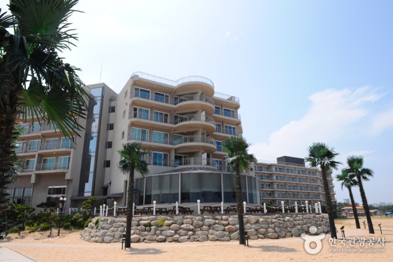 Kensington Resort Seorak Beach  (2/4)
