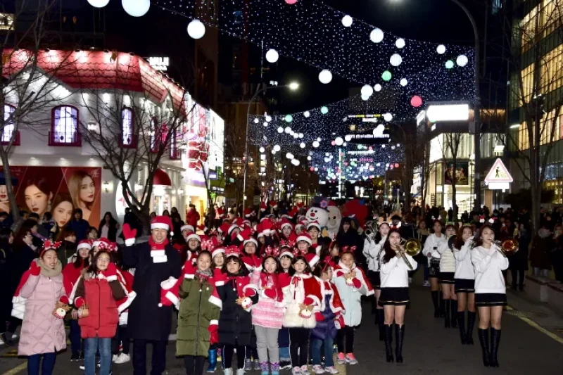 Sinchon  Christmas Market (신촌 크리스마스마켓) (8/17)