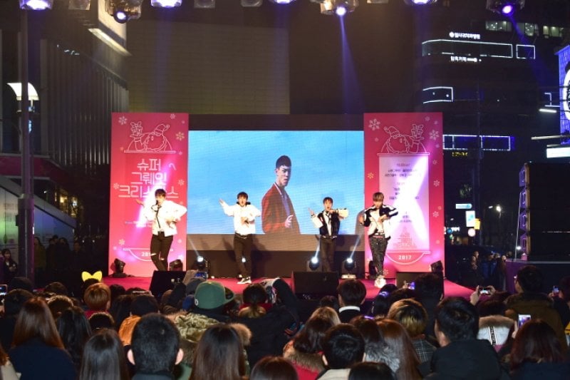 Sinchon  Christmas Market (신촌 크리스마스마켓) (9/17)