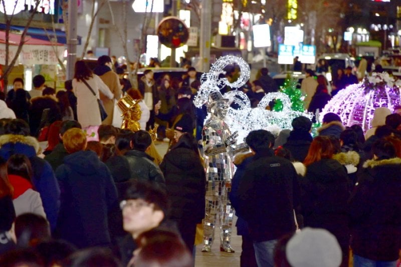 Sinchon  Christmas Market (신촌 크리스마스마켓) (10/17)