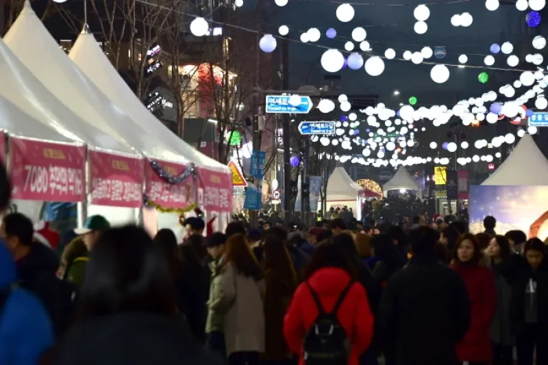 Sinchon  Christmas Market (신촌 크리스마스마켓) (12/17)