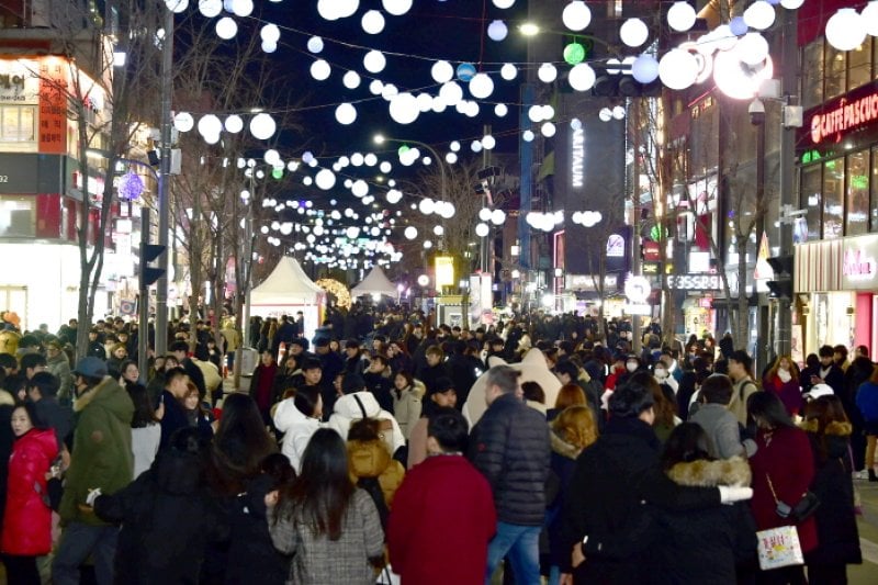 Sinchon  Christmas Market (신촌 크리스마스마켓) (13/17)