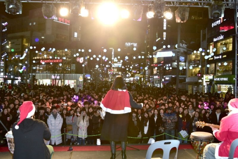 Sinchon  Christmas Market (신촌 크리스마스마켓) (16/17)
