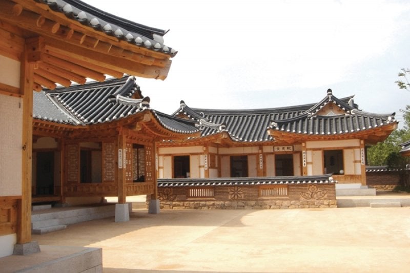 Gimhae Hanok Experience Hall (김해한옥체험관) (4/5)